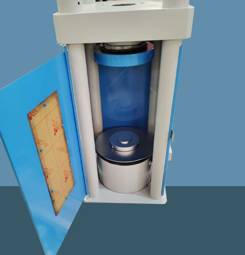 Universal Testing Machine, automatic, 500 kN tension / 1000 kN compression